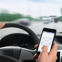 Ποια είναι η ποινή για χρήση κινητού από τον οδηγό