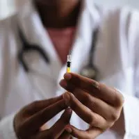 Sanofi: Εμβόλιο δυο σε ένα... κατά της γρίπης και του κορονοϊού
