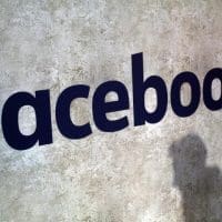 ΗΠΑ - Facebook: Δημοκρατικοί και Ρεπουμπλικάνοι κατακεραυνώνουν το Facebook - Eordaialive.com