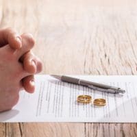 Ανασφάλιστοι διαζευγμένοι σύζυγοι: Δικαίωμα ασφάλισης για παροχές σε είδος από τον e-ΕΦΚΑ