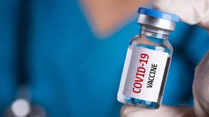 Υποχρεωτικός ο εμβολιασμός για τους άνω των 60 – Πρόστιμο 100 ευρώ τον μήνα