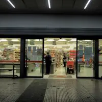 Κορονοϊός - Νέα μέτρα: Τι ισχύει από σήμερα για σούπερ μάρκετ, λιανεμπόριο και κομμωτήρια