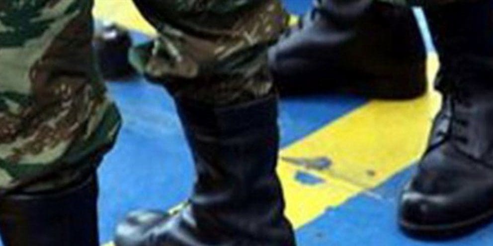 Θεσσαλονίκη: Στρατοδικείο για λοχία που έφτυσε υπάλληλο σε τράπεζα