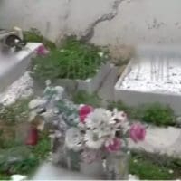 Καλύβια: Ιερέας έχει στο σπίτι του νεκροταφείο