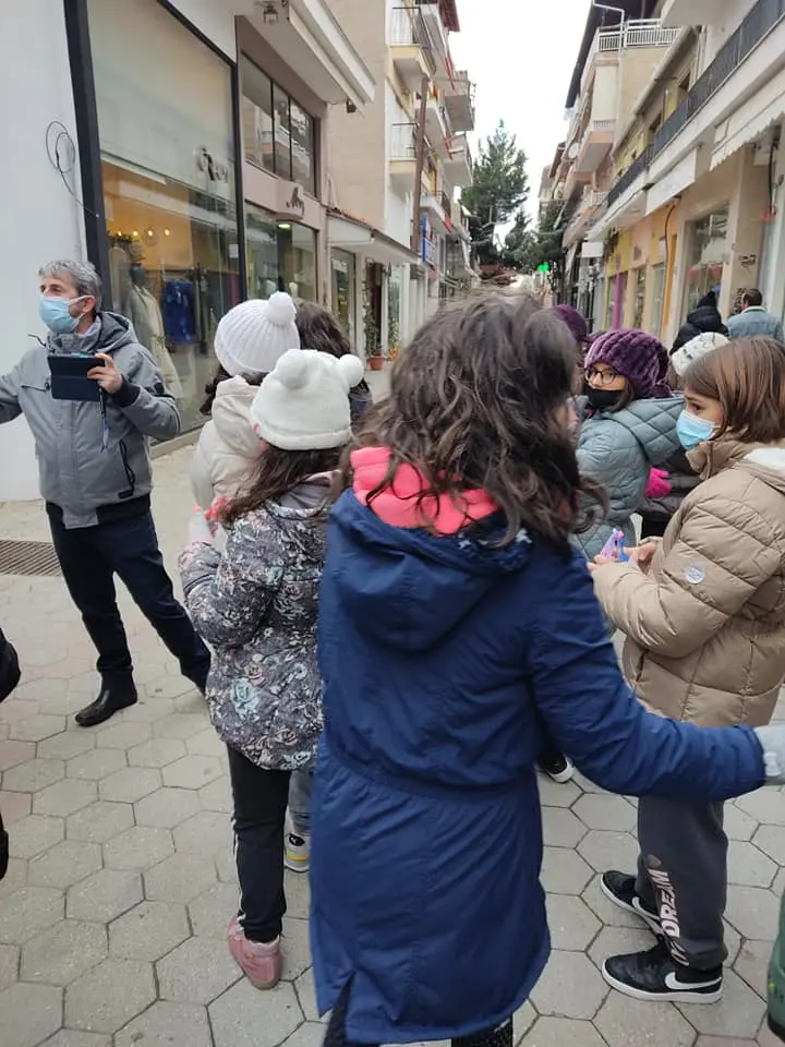 Eordaialive.com - Τα Νέα της Πτολεμαΐδας, Εορδαίας, Κοζάνης Πτολεμαΐδα: Ομάδα Εθελοντισμού ΑΝΔΡΟΝΙΚΟΣ: Make-A-Wish Greece - Πλημμύρισε από φωνές και παιδικά χαμόγελα ο πεζόδρομος της οδού Πέρδικα ( Οδός Ευχών -φωτογραφίες)
