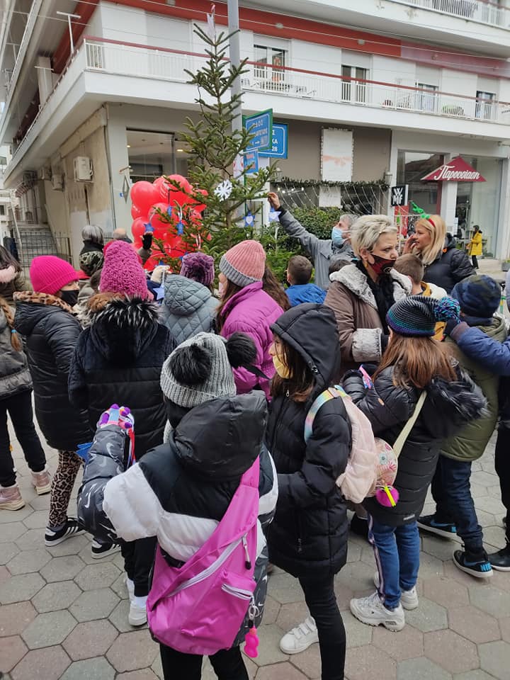 Πτολεμαιδα: Ομάδα Εθελοντισμού ΑΝΔΡΟΝΙΚΟΣ: Make-A-Wish Greece - Πλημμύρισε από φωνές και παιδικά χαμόγελα ο πεζόδρομος της οδού Πέρδικα ( Οδός Ευχών -φωτογραφίες)