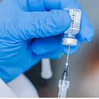 Νέα πλατφόρμα εμβολιασμού από ιδιώτες γιατρούς σε ιατρεία και κατ’ οίκον
