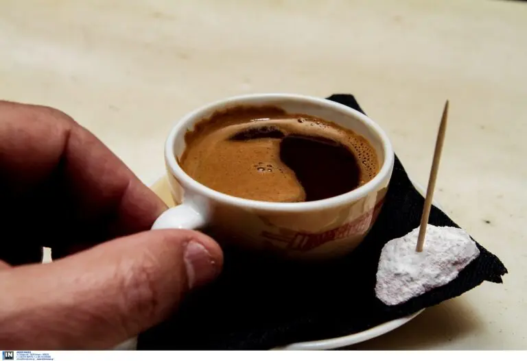 Πρωτοχρονιά: Ακριβότερος ο καφές στο χέρι