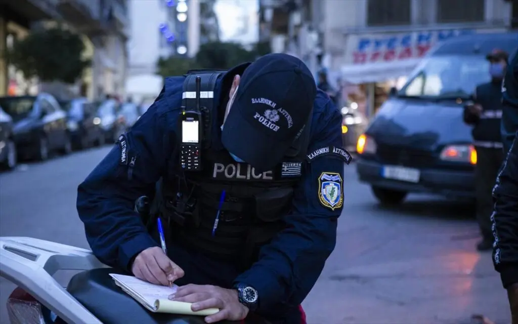 Νέα μέτρα: Έξι συλλήψεις, τέσσερις αναστολές λειτουργίας καταστημάτων, 369 πρόστιμα για μάσκα - 5 στη Δυτική Μακεδονία
