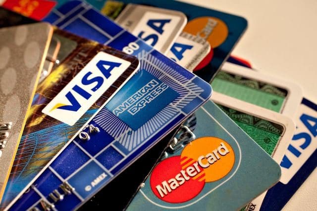Μέχρι 12 άτοκες δόσεις στην εξόφληση τελών κυκλοφορίας μέσω πιστωτικών καρτών