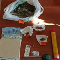 Συνελήφθη 66χρονος σε περιοχή των Γρεβενών για κατοχή ναρκωτικών και παράβαση της νομοθεσίας περί όπλων και βεγγαλικών  