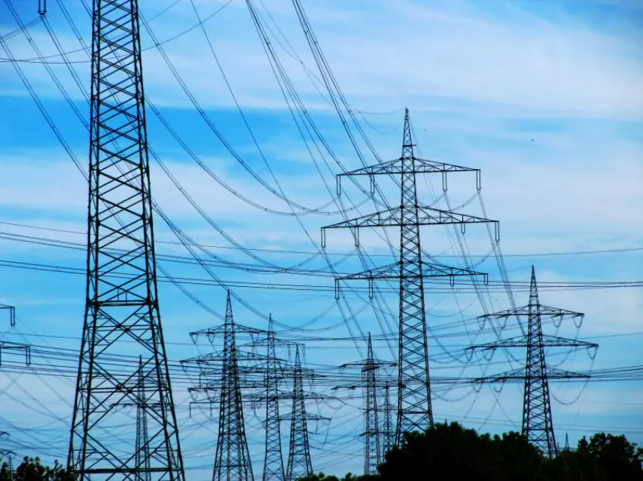 Ρωσία: Προειδοποίηση για άνοδο των τιμών ηλεκτρισμού εάν η ενεργειακή μετάβαση είναι βιαστική