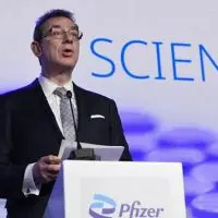 Έσοδα ρεκόρ το 2022 προβλέπει η Pfizer