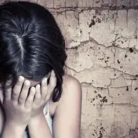 Σοκ στα Φιλιατρά: 19χρονη εξέδιδε την 14χρονη αδερφή της