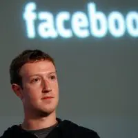 Ζούκερμπεργκ: Σκέφτεται να κλείσει Facebook και Instagram στην Ευρώπη