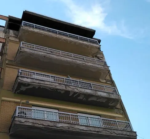 Eordaialive.com - Τα Νέα της Πτολεμαΐδας, Εορδαίας, Κοζάνης Δήμος Κοζάνης: Προσοχή στην αποκόλληση επιχρισμάτων από μπαλκόνια και όψεις οικοδομών