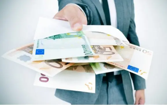 Έρχεται επιχορήγηση έως 400.000 ευρώ σε πληττόμενες επιχειρήσεις - Όλες οι λεπτομέρειες