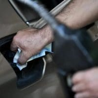Επίδομα βενζίνης: Ανοίγει αύριο η πλατφόρμα για τις αιτήσεις -Βήμα βήμα η διαδικασία, τα ποσά και οι δικαιούχοι - Eordaialive.com