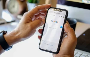 Η Google προειδοποιεί: Αυτή η εφαρμογή επιτρέπει σε αγνώστους να σας ηχογραφούν