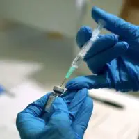 Παγώνη: Αρχές Σεπτεμβρίου τέταρτη δόση του εμβολίου στον γενικό πληθυσμό