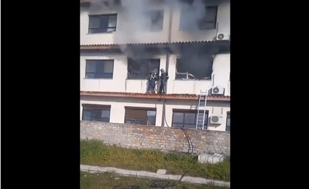 Θεσσαλονίκη: Κατασβέστηκε η φωτιά στην κλινική «Παπανικολάου» – Ένας νεκρός, 6 τραυματίες
