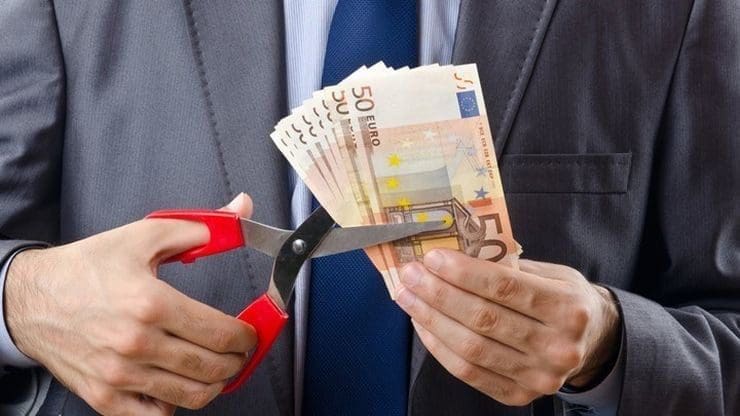 Η ΑΑΔΕ «κουρεύει» χρέη 20 δισ. ευρώ από μεγαλοοφειλέτες - Eordaialive.com