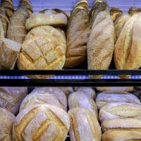 Έρχονται νέες αυξήσεις στο ψωμί, μείωση του ΦΠΑ ζητούν οι αρτοποιοί - Ανησυχία μετά το απαγορευτικό της Ινδίας