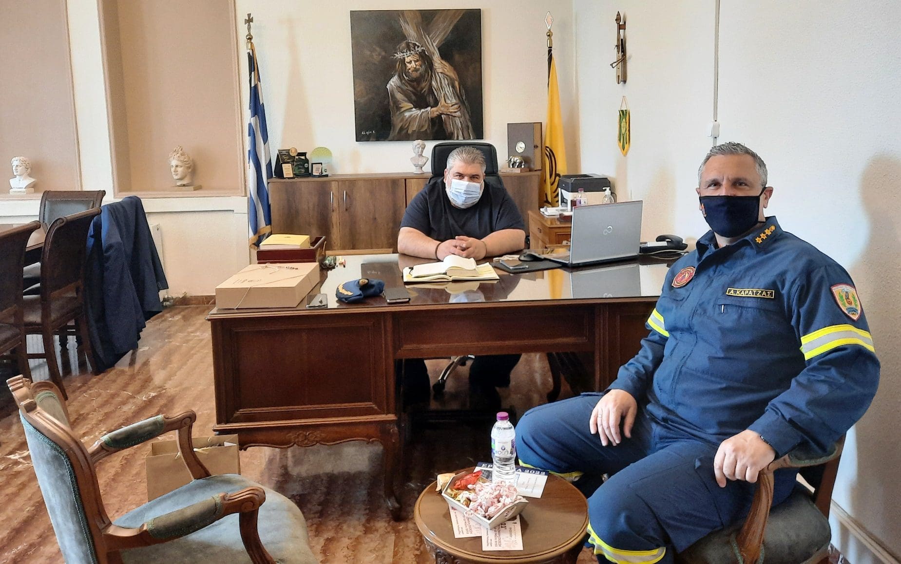 Τον Δήμαρχο Εορδαίας Παναγιώτη Πλακεντά επισκέφθηκε ο Διοικητής της Σχολής Πυροσβεστών Πτολεμαΐδας, Πύραρχος Αναστάσιος Καρατζάς.