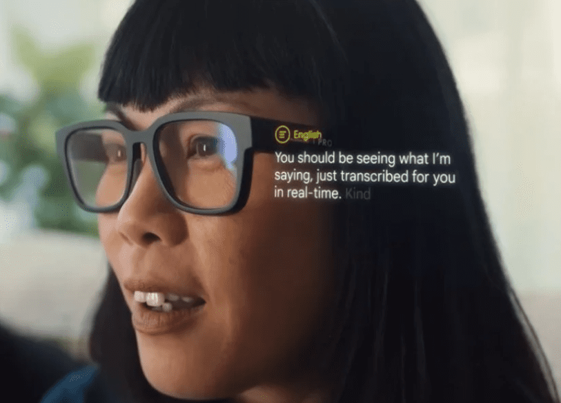 Επανάσταση από Google: Ετοιμάζει «έξυπνα» γυαλιά που μεταφράζουν με υπότιτλους σε πραγματικό χρόνο