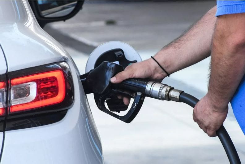 Επιδότηση καυσίμων: Το μεσημέρι οι ανακοινώσεις για το fuel pass 2 – Τι αλλάζει