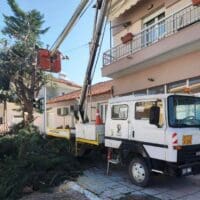 Εργασίες καθαρισμού και αποκατάστασης από τα συνεργεία του Δήμου Εορδαίας στον Περδίκκα, στο πλαίσιο της Εβδομάδας Γειτονιάς και Κοινότητας.