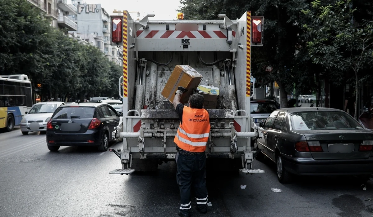 Θεσσαλονίκη: Πλάκωσε στις μπουνιές υπάλληλο καθαριότητας επειδή τον ξύπνησε με το… απορριμματοφόρο