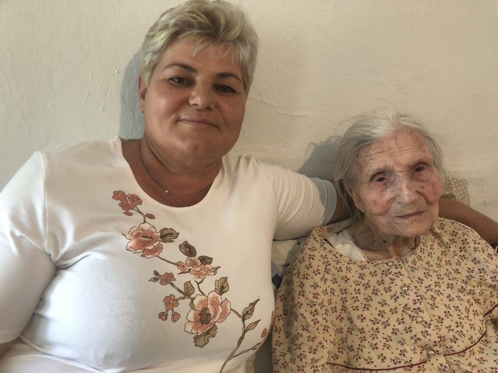 Eordaialive.com - Τα Νέα της Πτολεμαΐδας, Εορδαίας, Κοζάνης Η κ .Μαρία Αποσέρκογλου - Γιοβανάκου 102 ετών μοναδική εν ζωή πρόσφυγας πρώτης γενιάς, μας υποδέχθηκε στο σπίτι της στην Πτολεμαΐδα ( Τούρκικο, χτισμένο με πλιθιά) και μας εξιστορεί ήθη και έθιμα του τόπου της! (βίντεο)