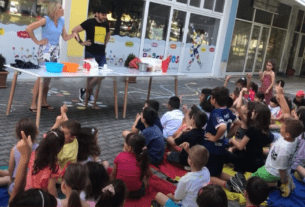 O Πτολεμαϊδιώτης ''Master Shef'' Νίκος Κυψίδης επισκέφθηκε τον ΚΔΑΠ Αρλεκίνος - Έδειξε στα παιδιά τα μυστικά της πίτσας! (δείτε το βίντεο)