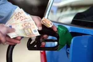 Fuel Pass 2: Από τέλος Ιουλίου οι αιτήσεις – Μεγαλύτερα ποσά σε περισσότερους δικαιούχους