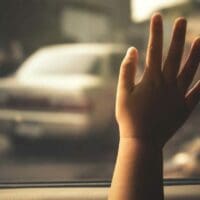 Θάνατος 9χρονης από θερμοπληξία στο Χαλάνδρι: Το κοριτσάκι ήταν στο αυτοκίνητο για ώρες - Συνελήφθησαν οι γονείς