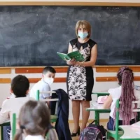Σχολεία: Τι θα ισχύσει με τις μάσκες τον Σεπτέμβριο - Δηλώσεις Θ. Πλεύρη