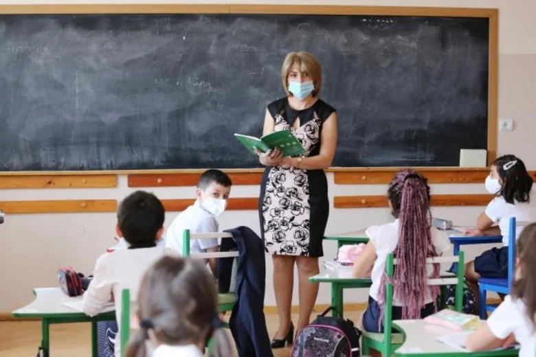 Σχολεία: Τι θα ισχύσει με τις μάσκες τον Σεπτέμβριο - Δηλώσεις Θ. Πλεύρη