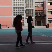 Βόλος: Σοβαρό επεισόδιο με ξύλο, μπουνιές και κλωτσιές μεταξύ μαθητών έξω από σχολείο