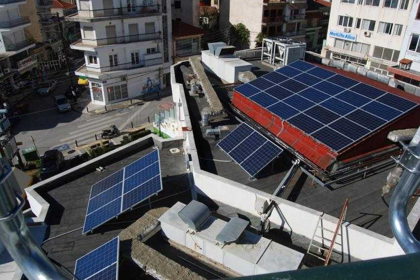Έρχεται επιδότηση 60% για φωτοβολταϊκά στις στέγες