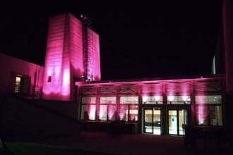 Kοζάνη: Στα ροζ η Κοβεντάρειος Δημοτική Βιβλιοθήκη για τον καρκίνο του μαστού