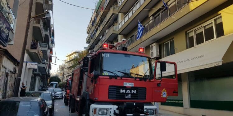 Φωτιά σε διαμέρισμα στην οδό Βενιζέλου στην Κοζάνη