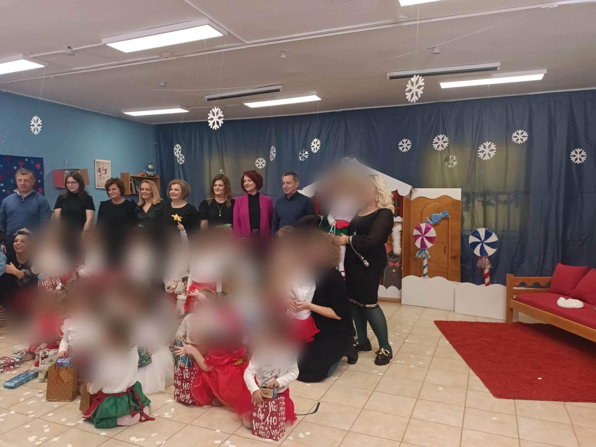 Eordaialive.com - Τα Νέα της Πτολεμαΐδας, Εορδαίας, Κοζάνης Δήμος Κοζάνης: Με παιδικά χαμόγελα «πλημμύρισαν» οι παιδικοί σταθμοί κατά τη διάρκεια των χριστουγεννιάτικων γιορτών  