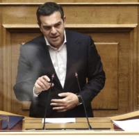 Στο «κόκκινο» η κόντρα στη Βουλή: Τα σενάρια για πρόταση μομφής από τον ΣΥΡΙΖΑ
