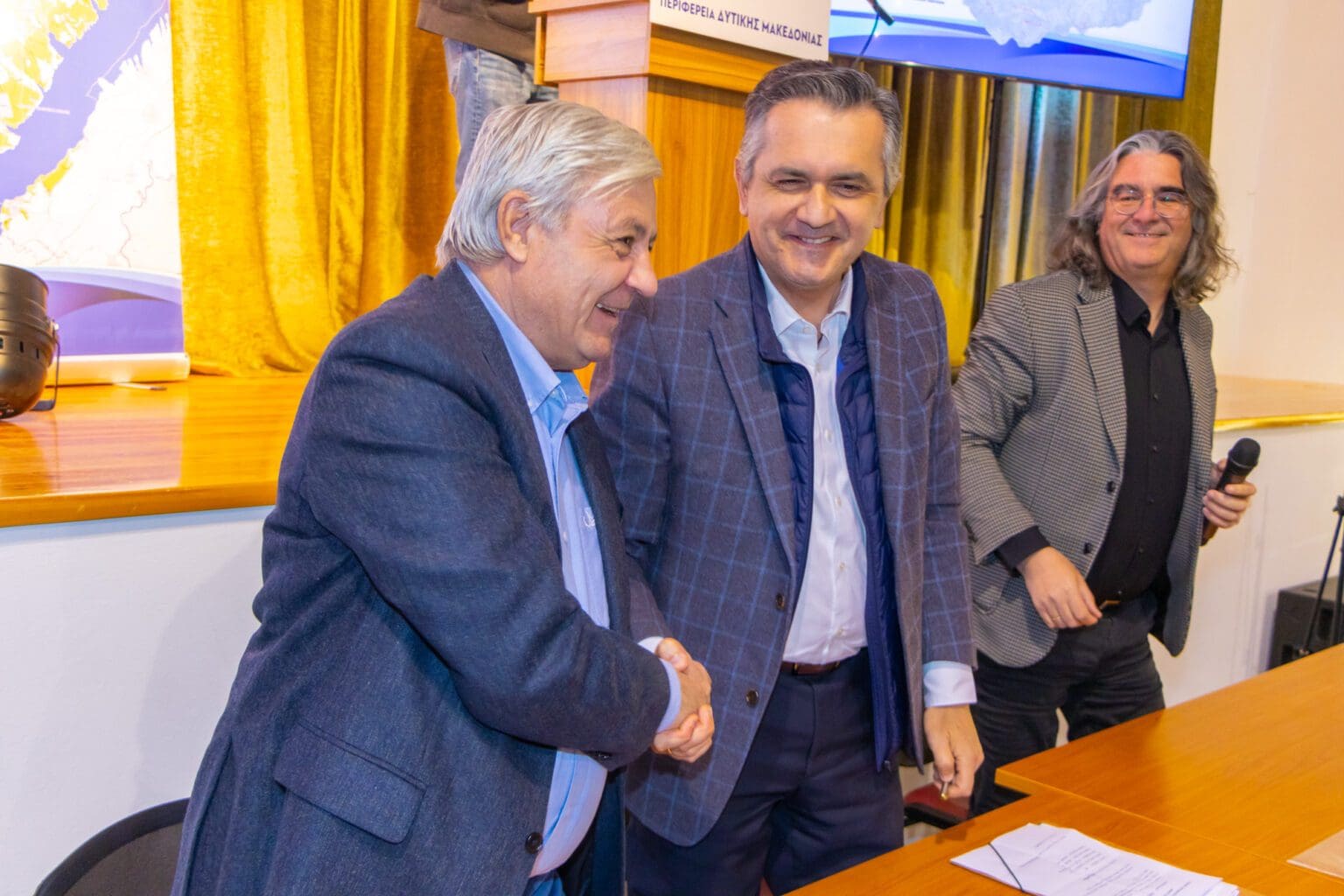 Υπογράφηκε η σύμβαση για την οδοποιία σε επιχειρήσεις του πρωτογενή τομέα του Δήμου Σερβίων προϋπολογισμού 5.670.000 ευρώ