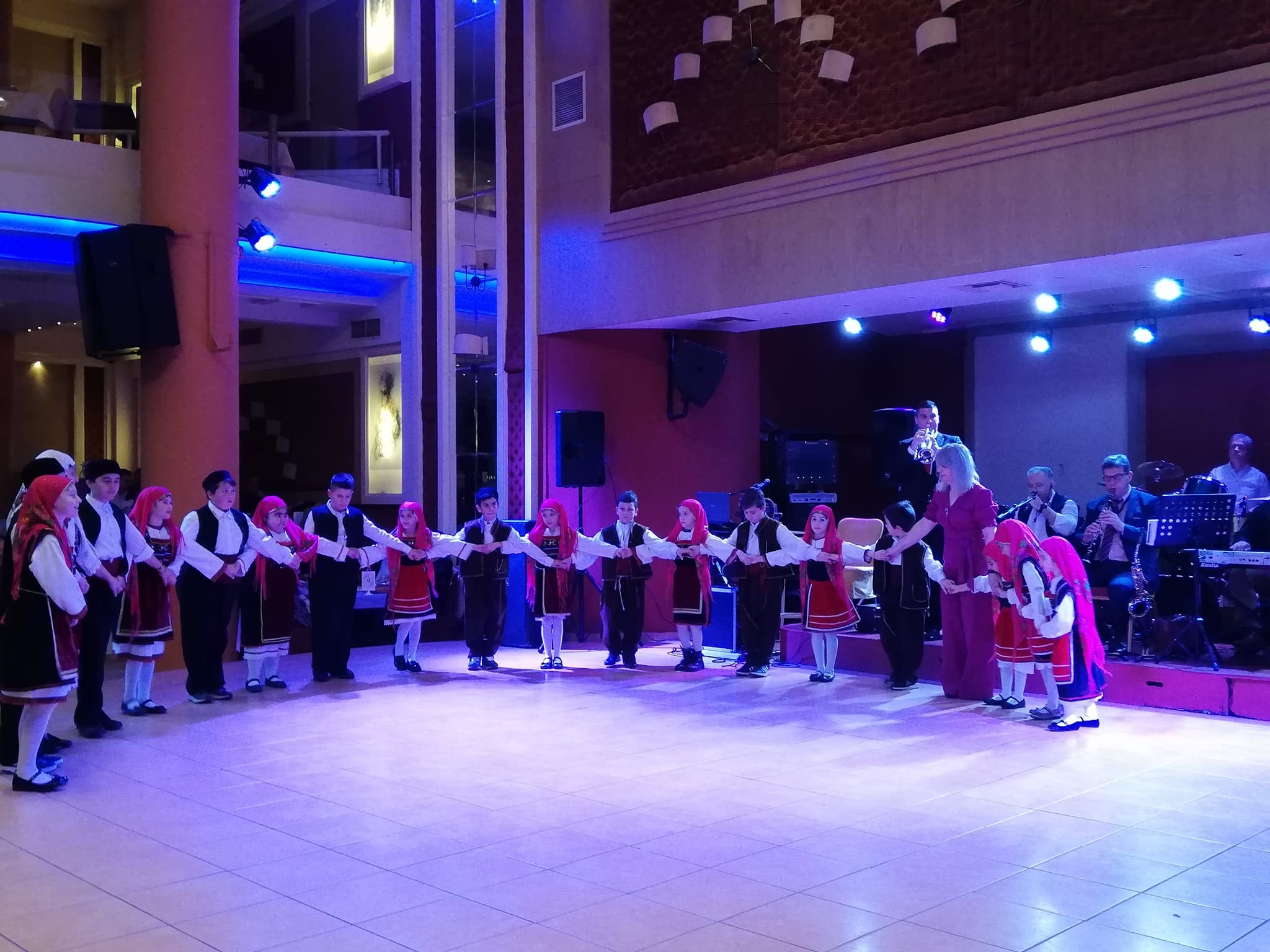 Eordaialive.com - Τα Νέα της Πτολεμαΐδας, Εορδαίας, Κοζάνης Ο ετήσιος αποκριάτικος χορός της Θρακικής εστίας Εορδαίας! (φωτογραφίες)