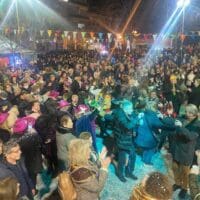 Eordaialive.com - Τα Νέα της Πτολεμαΐδας, Εορδαίας, Κοζάνης Τσικνοπέμπτη στην κεντρική πλατεία Πτολεμαΐδας - Πλήθος κόσμου - Γλέντι και χορός ! (βίντεο)