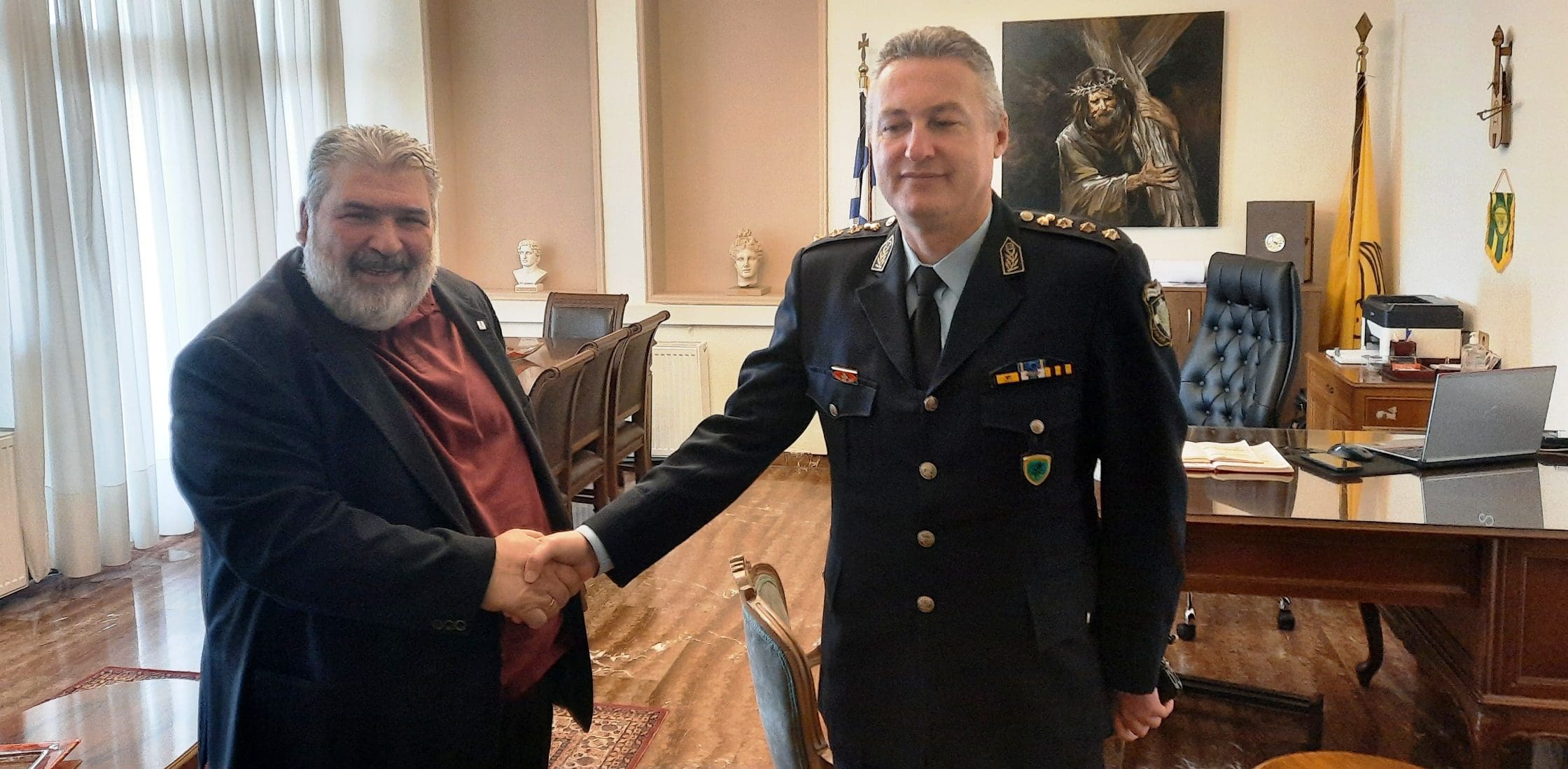 Τον Δήμαρχο Εορδαίας Παναγιώτη Πλακεντά επισκέφθηκε ο νέος Διευθυντής της Διεύθυνσης Αστυνομίας Κοζάνης, Ηλίας Τσιότσιας.
