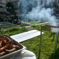 «Τσικνοπέμπτη»: Πώς καθιερώθηκε, γιατί τρώμε κρέας-Τι γίνεται σε άλλες χώρες