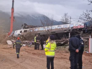 Eordaialive.com - Τα Νέα της Πτολεμαΐδας, Εορδαίας, Κοζάνης Σύγκρουση τρένων στη Λάρισα: Το μοιραίο λάθος του σταθμάρχη Λάρισας που έφερε την τραγωδία - Συνελήφθη μετά την κατάθεση